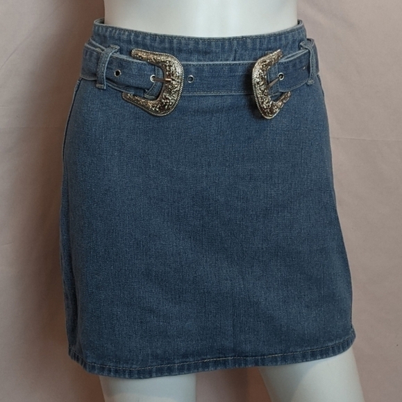 PrettyLittleThing Western Buckle Blue Denim Mini Skirt size 2 - Picture 1 of 6